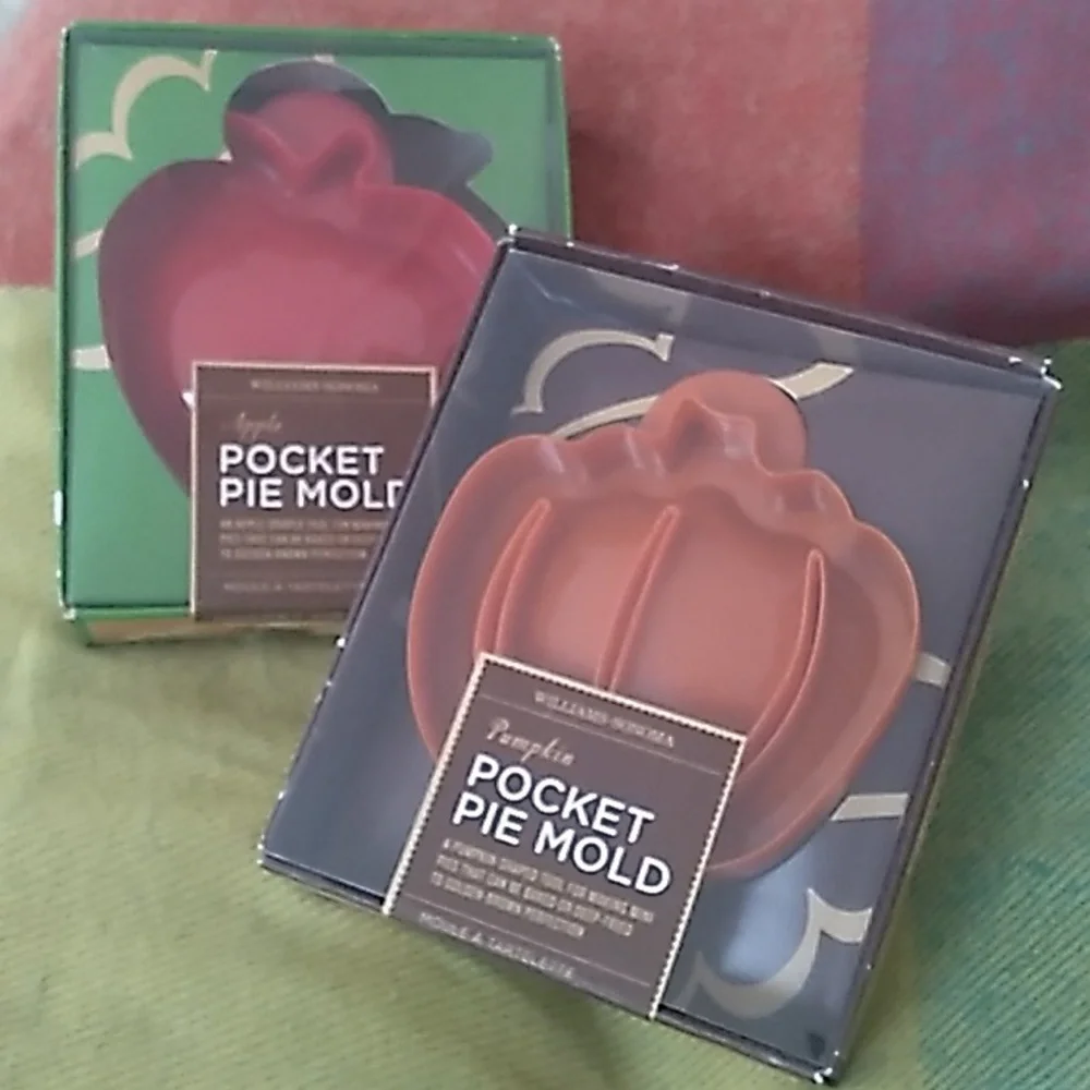 Williams-Sonoma Pumpkin & Apple Pocket Pie Molds